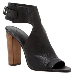 Vince Black Addie Heeled In Leather Sandals